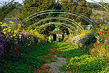 Giverny 2025 L-ally-e-centrale-du-Clos-Normand.jpg