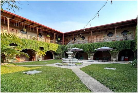 Hotel-Del-patio-1.jpg